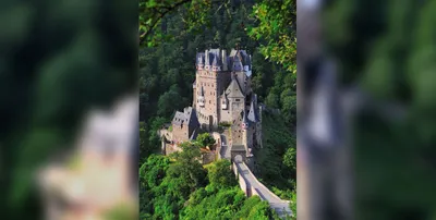 Titel Bild zu Burg Eltz im Eltzer Wald