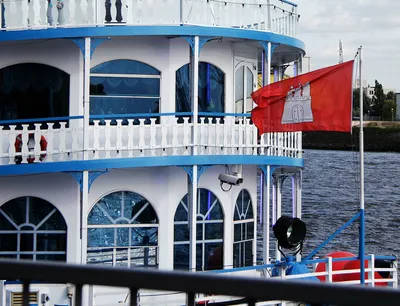 Titel Bild zu Zwei Tage am Wasser, zwei Tage in Hamburg