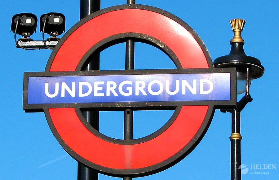 london_underground_sign